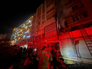 نجات ۷۰ نفر از آتش‌سوزی مرکز اقامتی در خیابان سعدی تهران